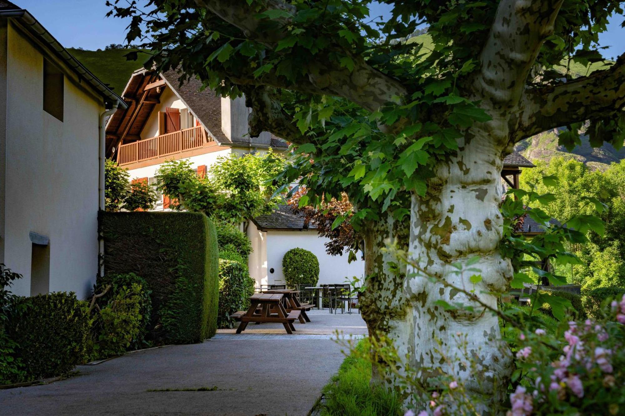 Logis Hôtel Etchemaïté Larrau Exterior foto